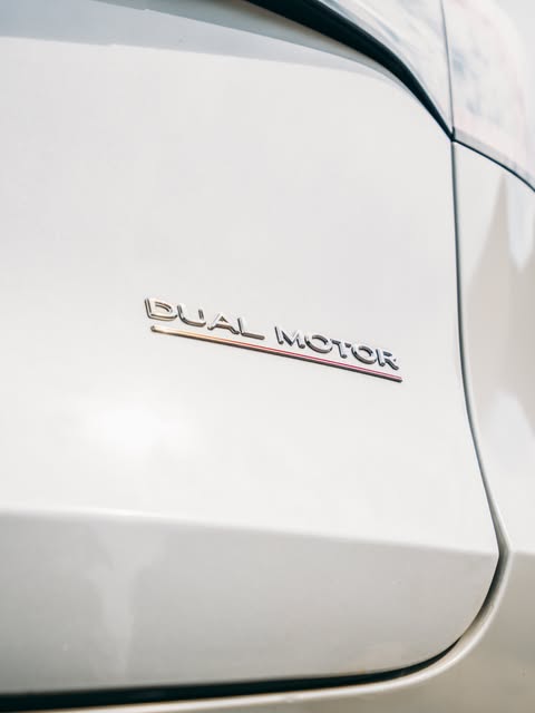 TESLA MODEL Y PERFORMANCE - Imagem 8