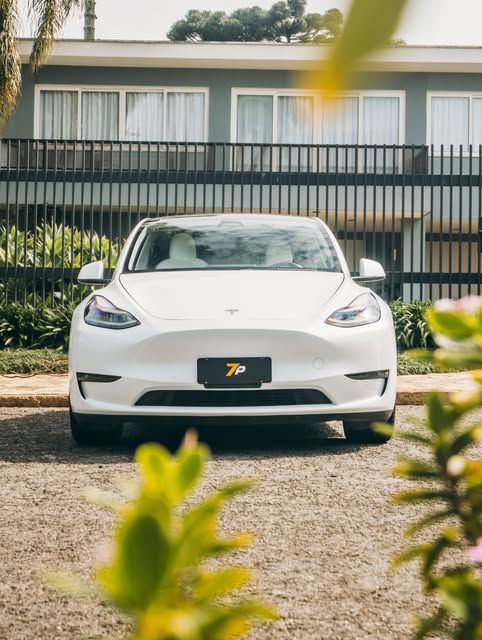TESLA MODEL Y PERFORMANCE - Imagem 9