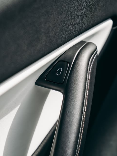 TESLA MODEL Y PERFORMANCE - Imagem 10
