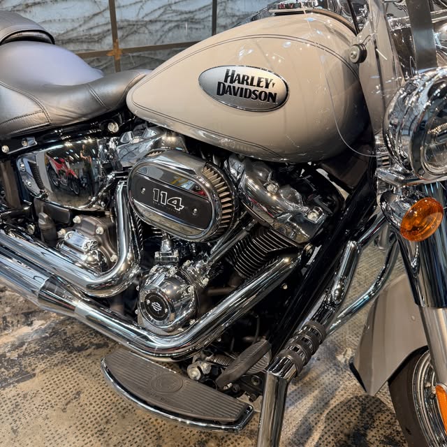 HARLEY-DAVIDSON HERITAGE CLASSIC 114 - Imagem 4