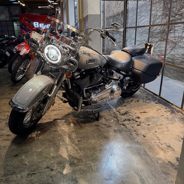 HARLEY-DAVIDSON HERITAGE CLASSIC 114 - Imagem 6