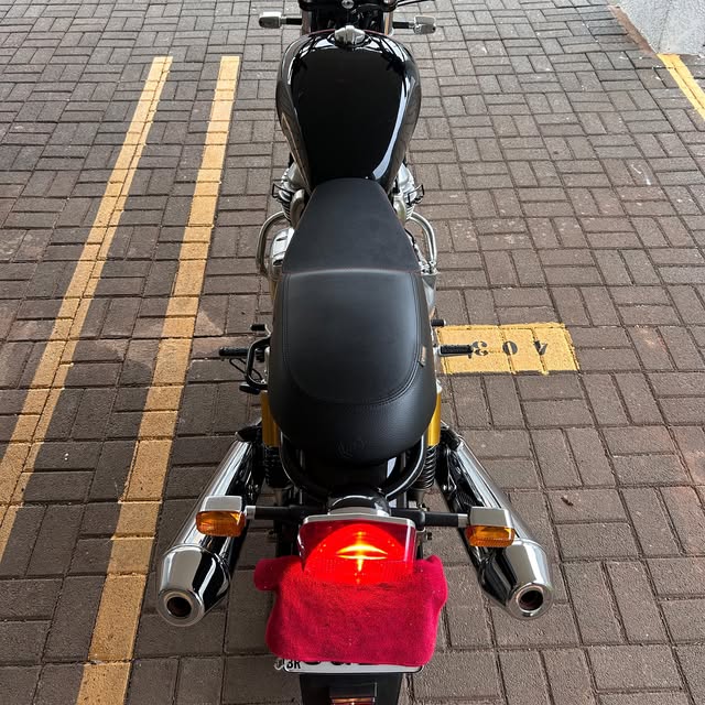 ROYAL ENFIELD INTERCEPTOR BLACKPEARL - Imagem 2