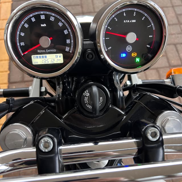 ROYAL ENFIELD INTERCEPTOR BLACKPEARL - Imagem 4
