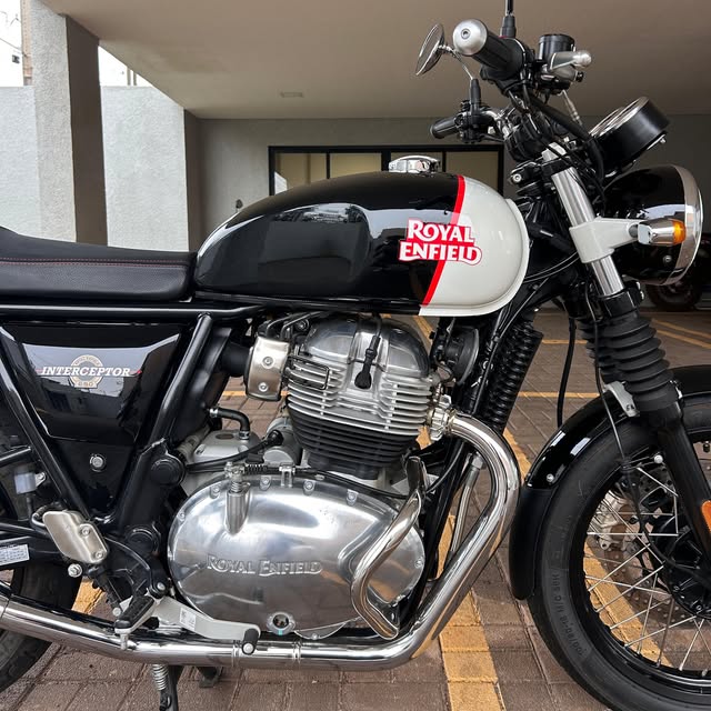ROYAL ENFIELD INTERCEPTOR BLACKPEARL - Imagem 7