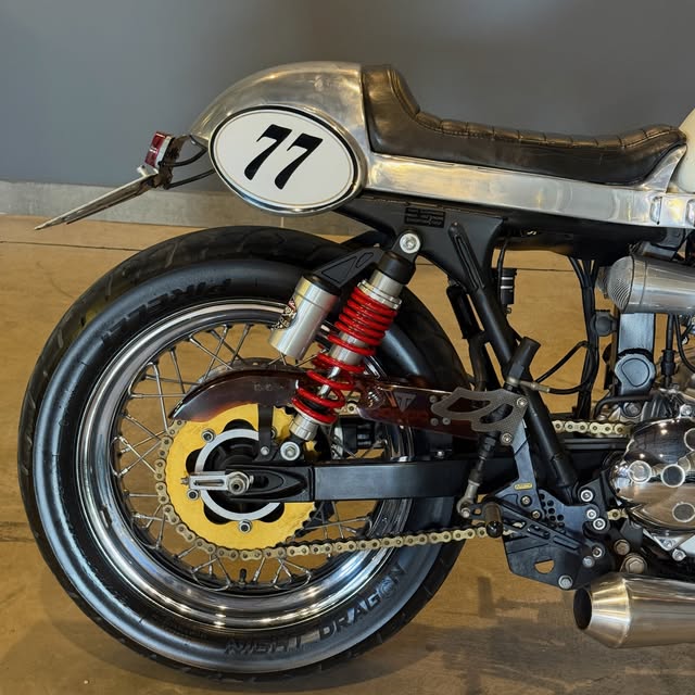 TRIUMPH BONNEVILLE T 100 - Imagem 4