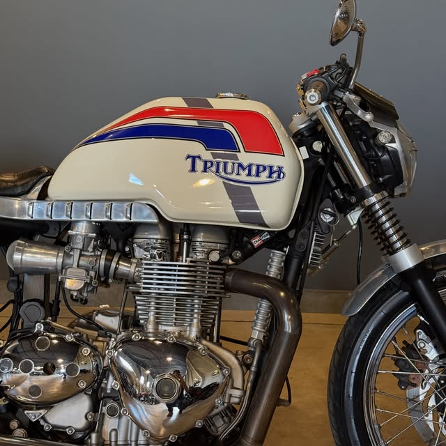 TRIUMPH BONNEVILLE T 100 - Imagem 5