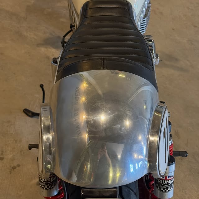 TRIUMPH BONNEVILLE T 100 - Imagem 10