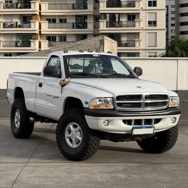 DODGE DAKOTA - Imagem 1