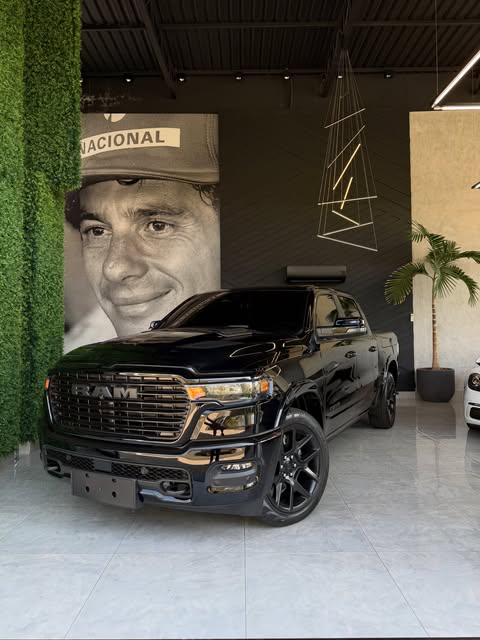 RAM 1500 LARAMIE NIGHT EDITION - Imagem 1