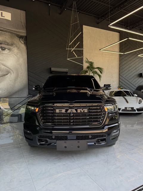 RAM 1500 LARAMIE NIGHT EDITION - Imagem 2