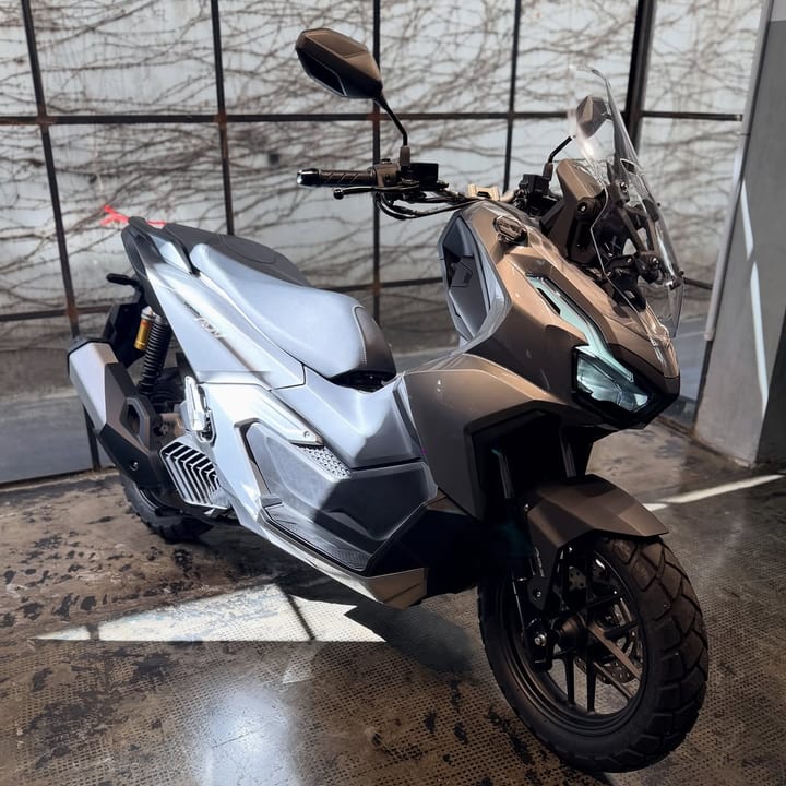 HONDA ADV