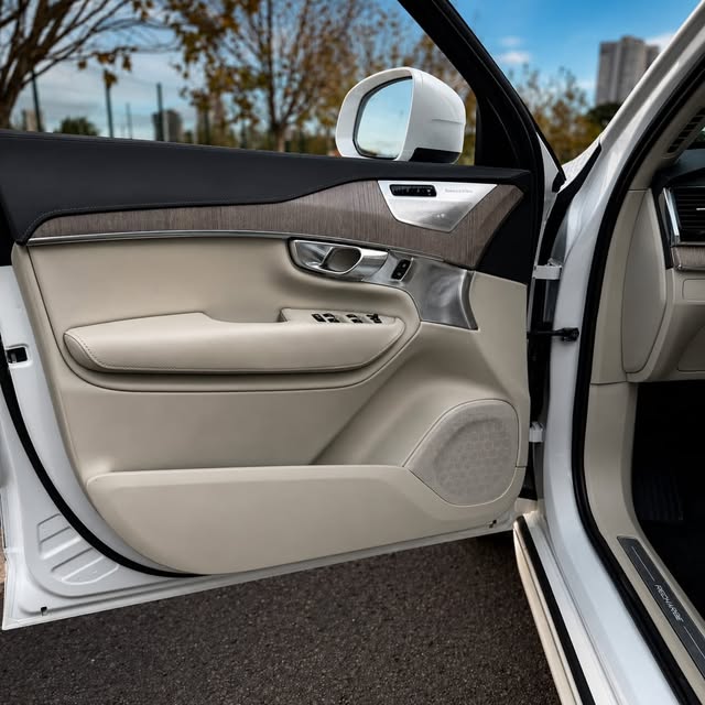 VOLVO XC90 T8 ULTIMATE - Imagem 11