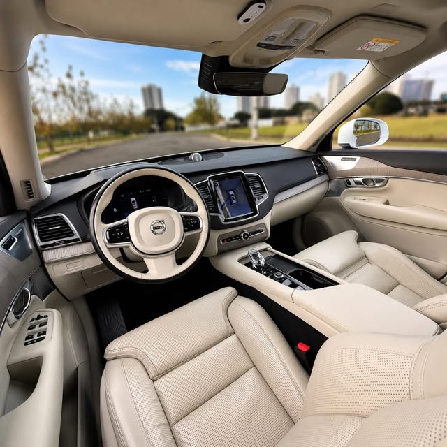 VOLVO XC90 T8 ULTIMATE - Imagem 3
