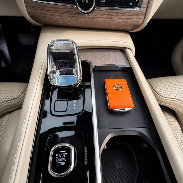 VOLVO XC90 T8 ULTIMATE - Imagem 4