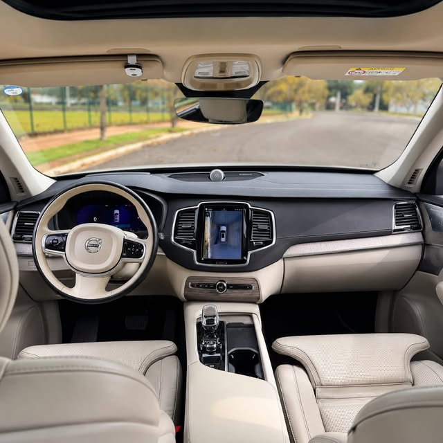VOLVO XC90 T8 ULTIMATE - Imagem 6