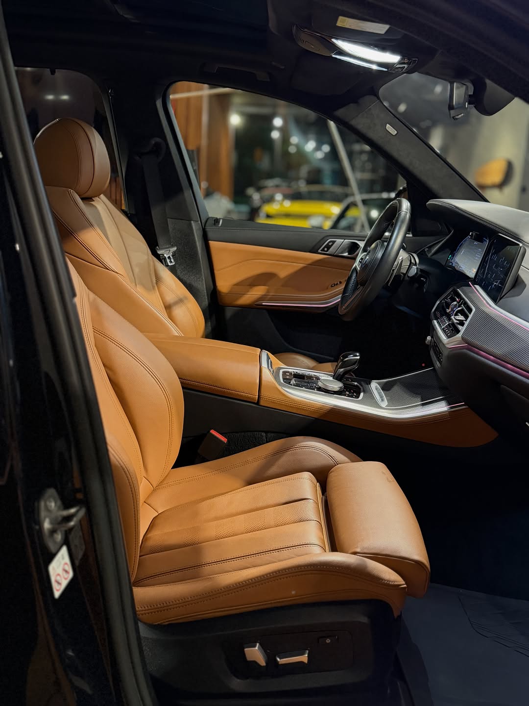 BMW X5 XDRIVE 45E - Imagem 13