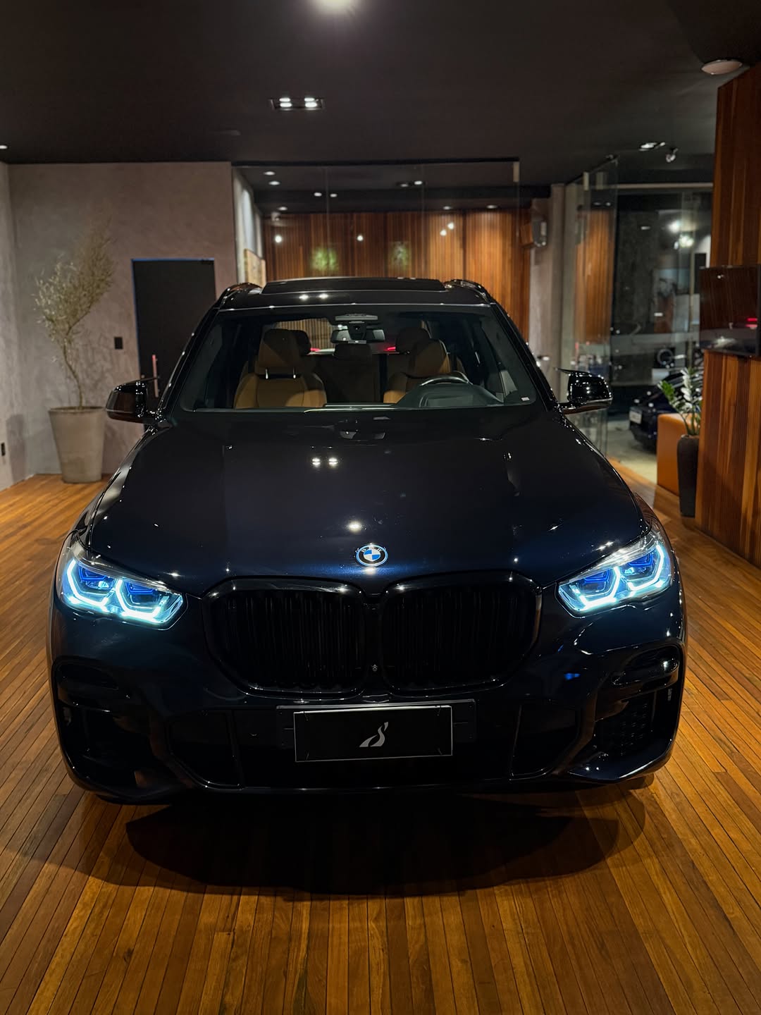 BMW X5 XDRIVE 45E - Imagem 3