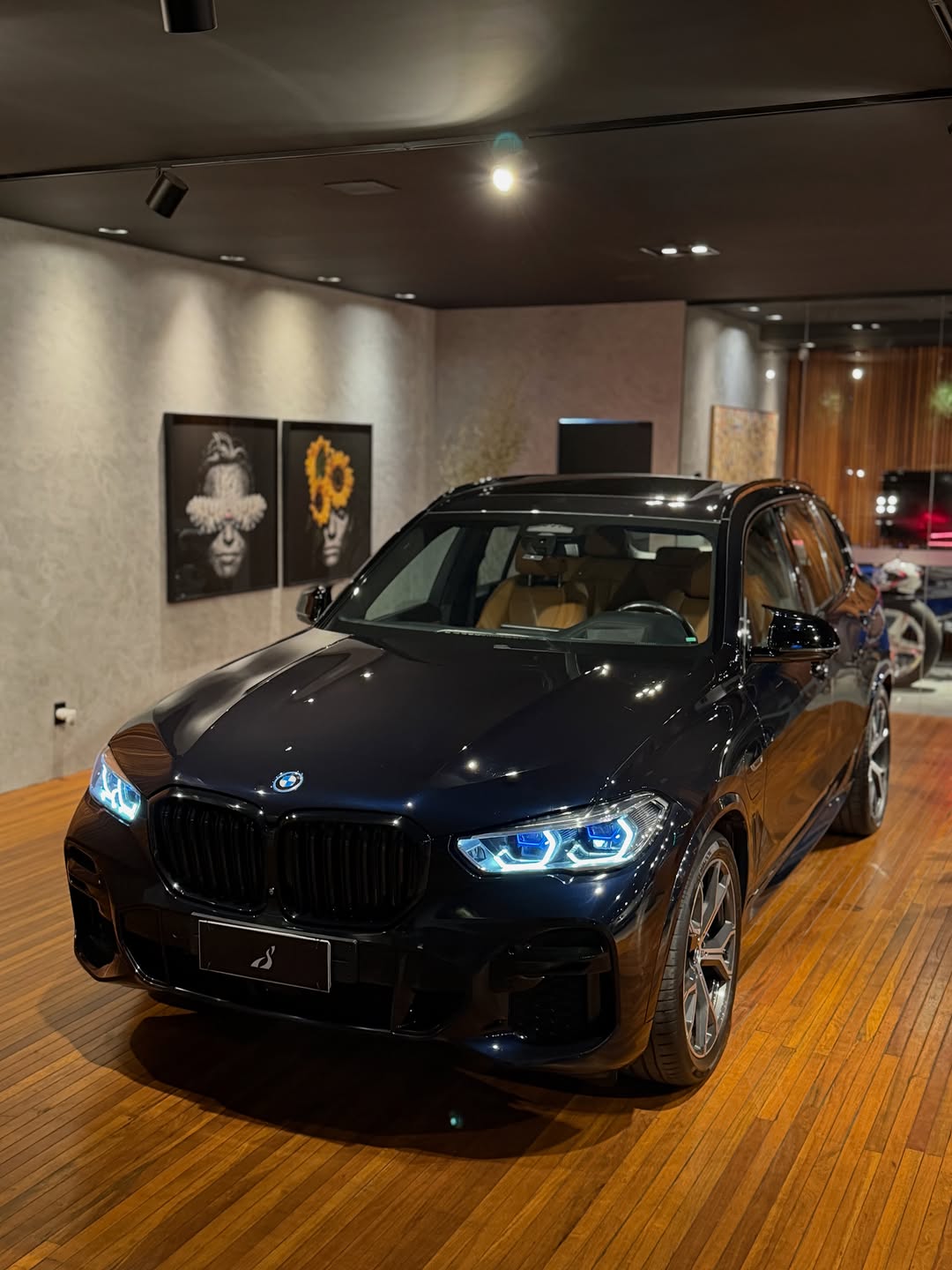 BMW X5 XDRIVE 45E - Imagem 4