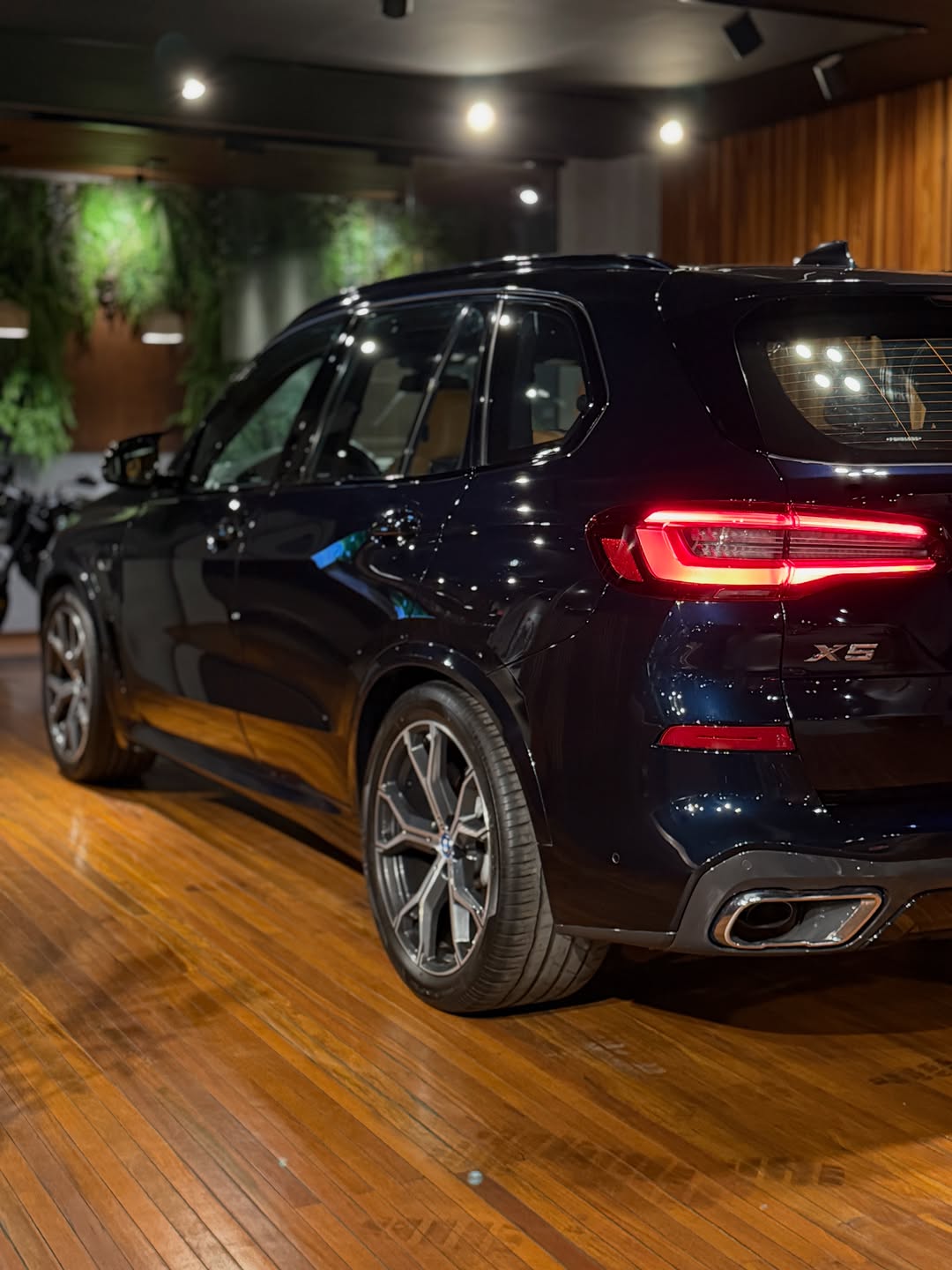 BMW X5 XDRIVE 45E - Imagem 8
