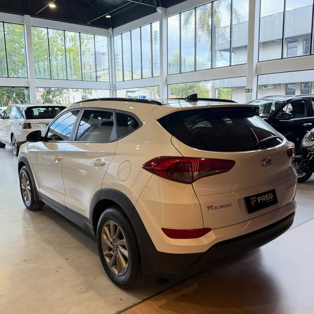 HYUNDAI TUCSON GLS - Imagem 8