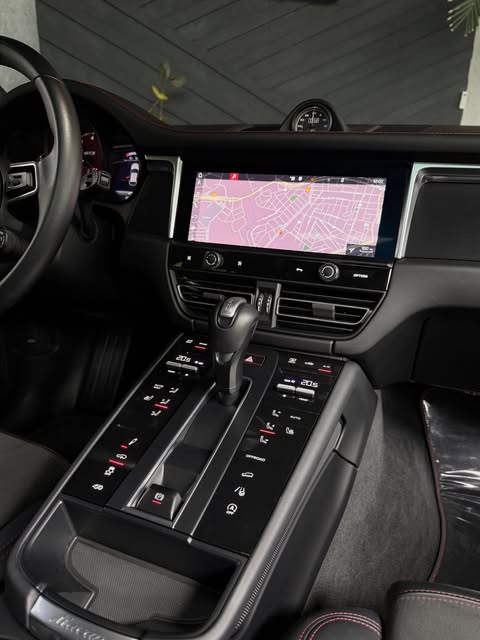 PORSCHE MACAN GTS - Imagem 6