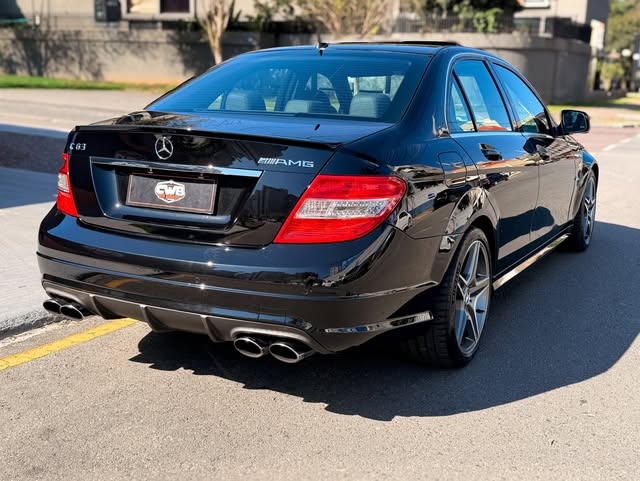 MERCEDES-BENZ C63 AMG - Imagem 2