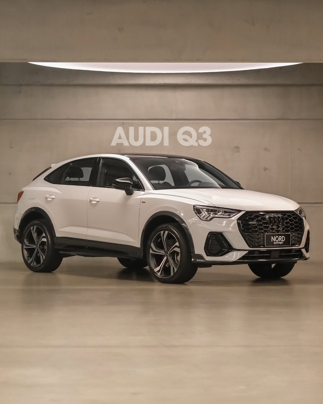AUDI Q3 PERFORMANCE BLACK - Imagem 1