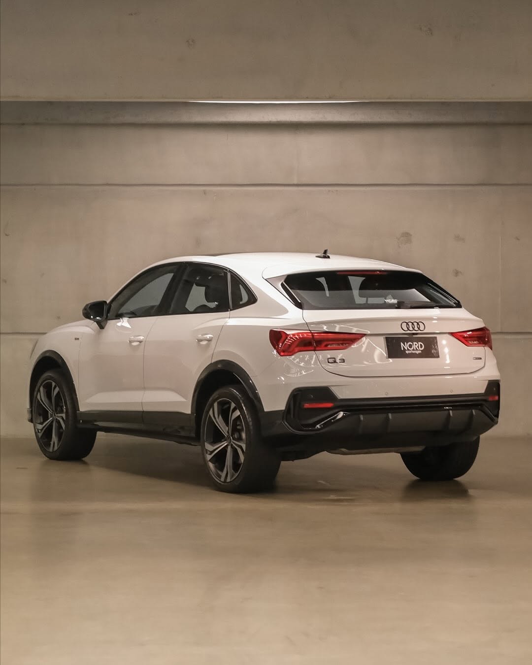 AUDI Q3 PERFORMANCE BLACK - Imagem 2