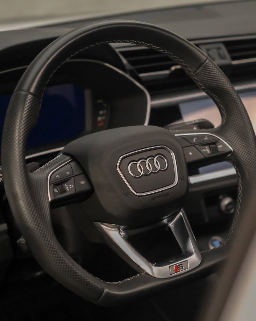 AUDI Q3 PERFORMANCE BLACK - Imagem 3
