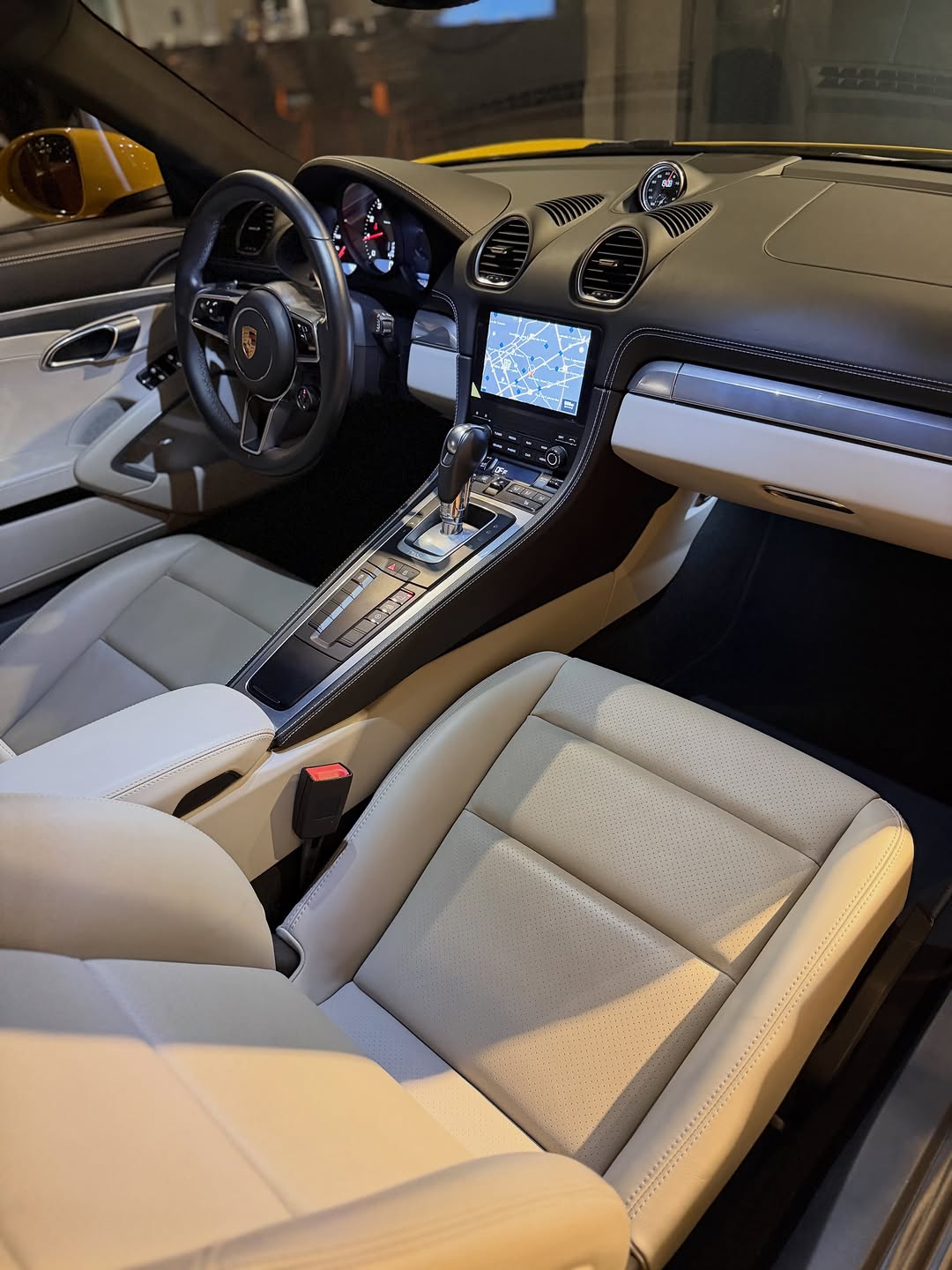 PORSCHE 718 CAYMAN STYLE EDITION - Imagem 12