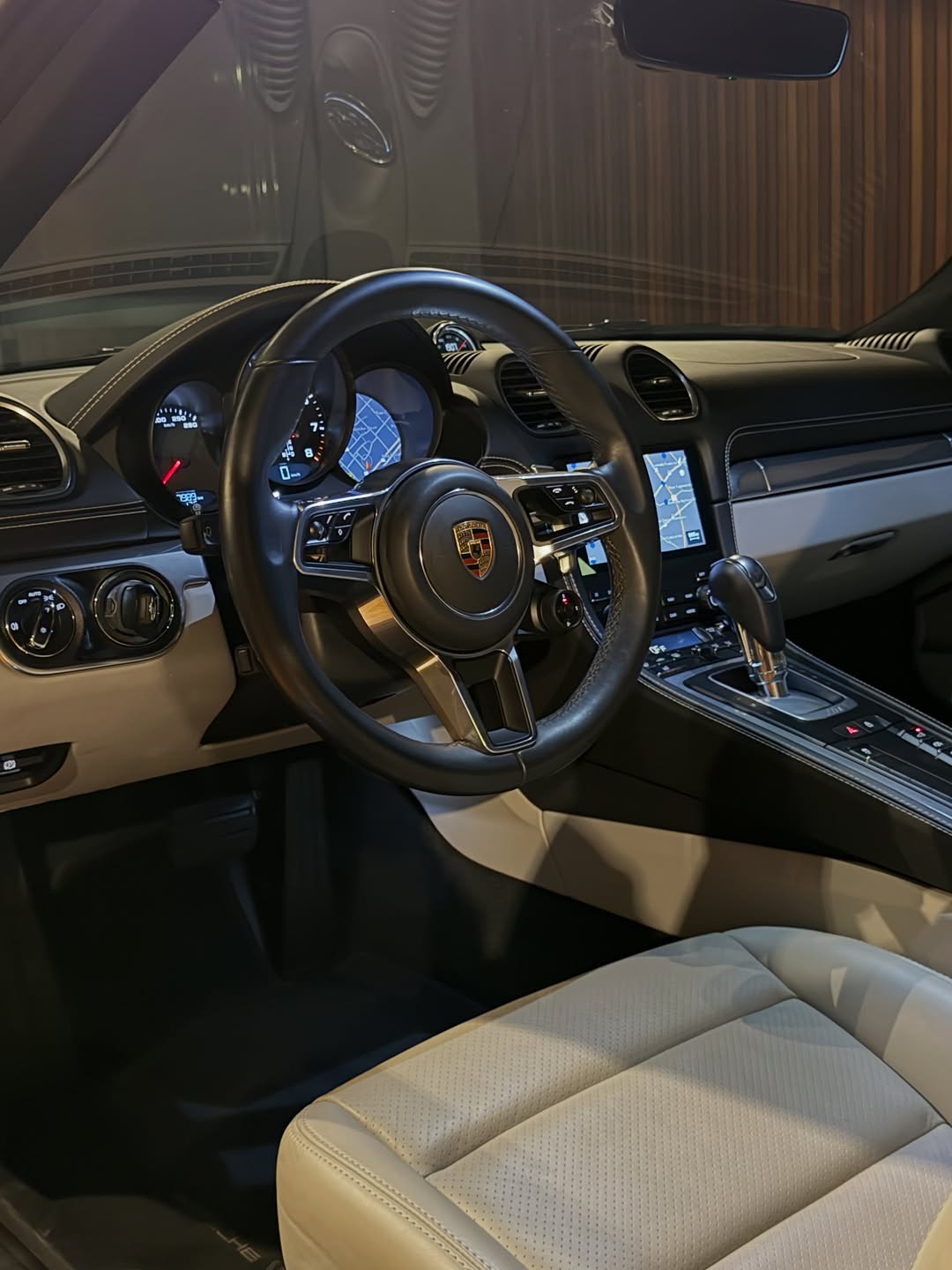 PORSCHE 718 CAYMAN STYLE EDITION - Imagem 16
