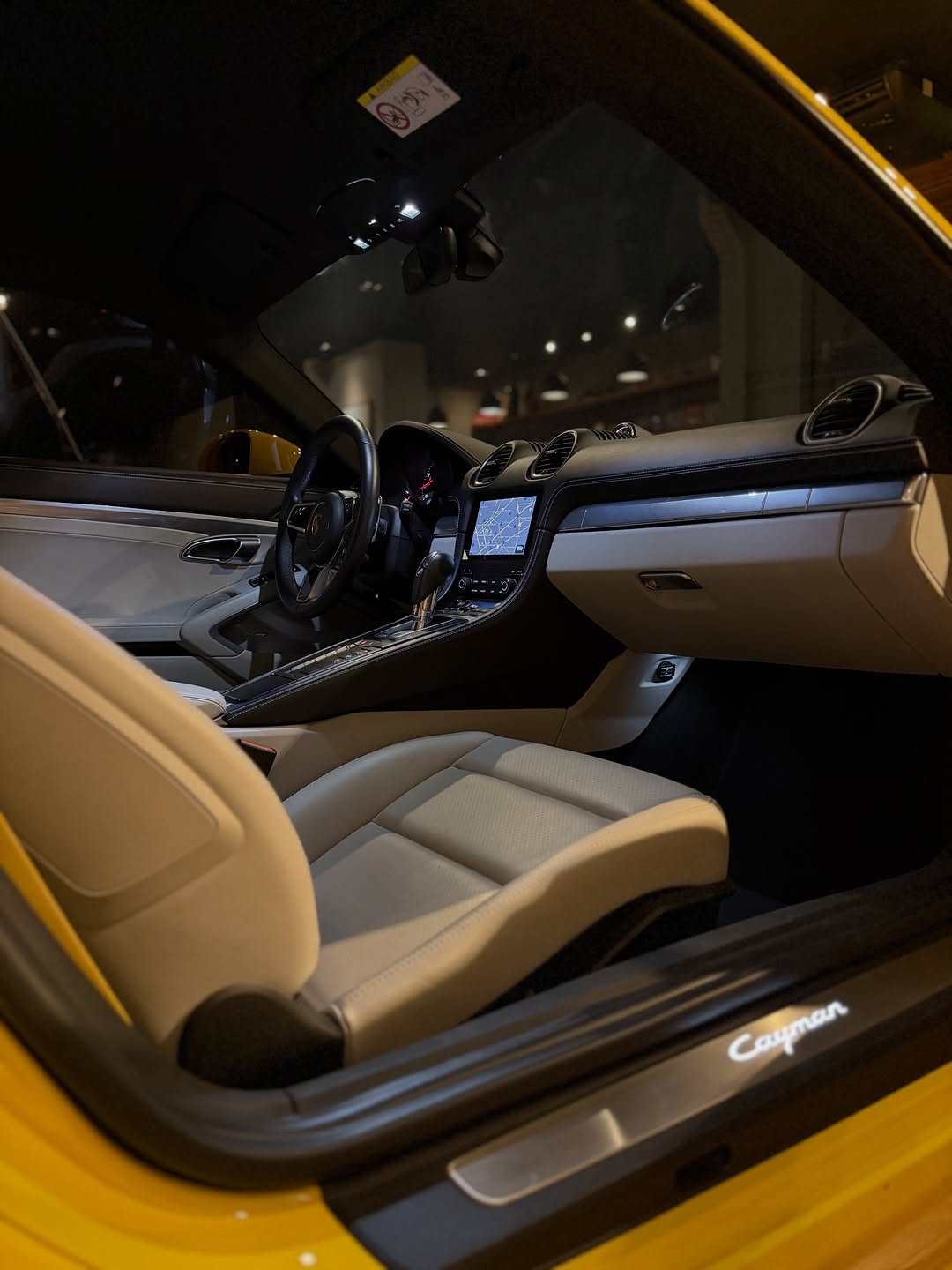 PORSCHE 718 CAYMAN STYLE EDITION - Imagem 10