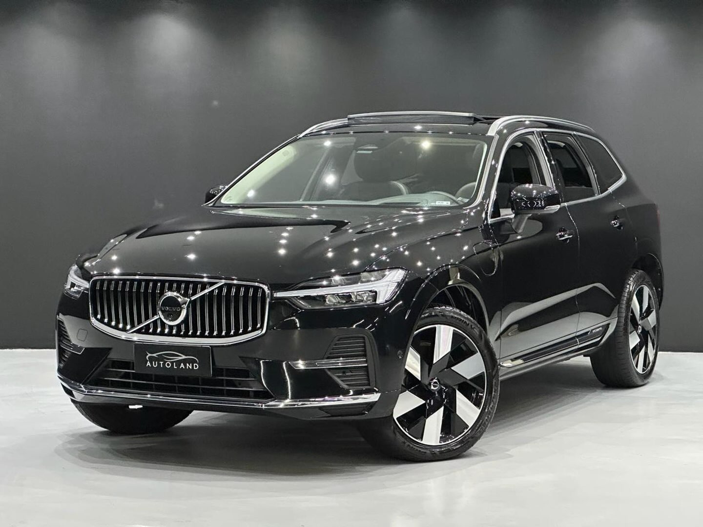 VOLVO XC60 T8 RECHARGE ULTIMATE - Imagem 3
