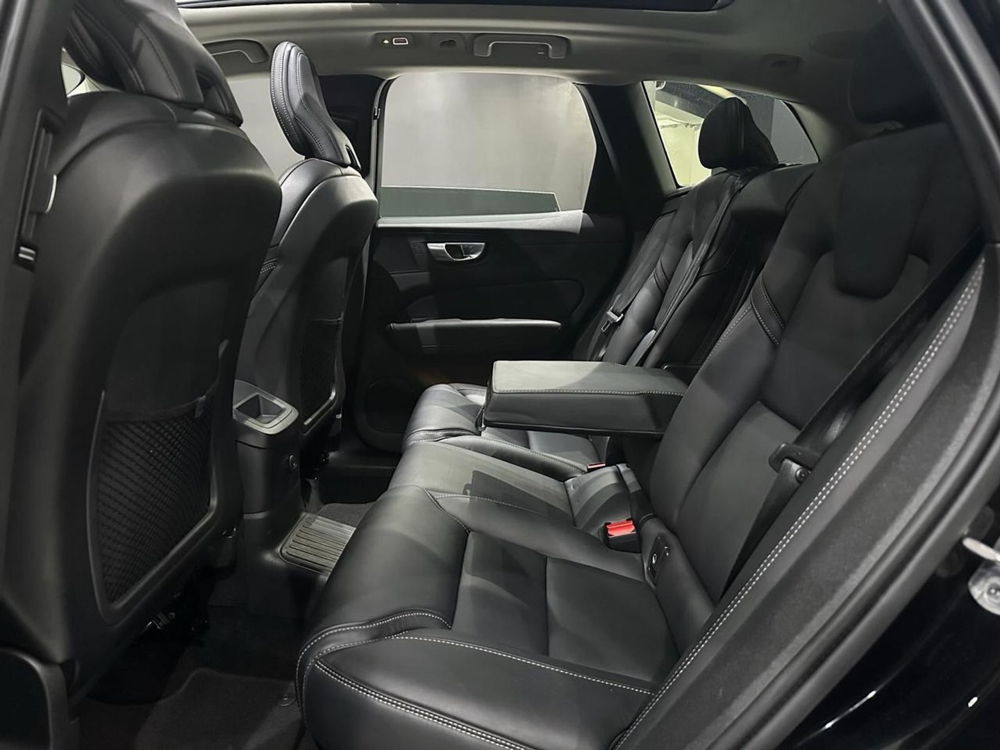 VOLVO XC60 T8 RECHARGE ULTIMATE - Imagem 9