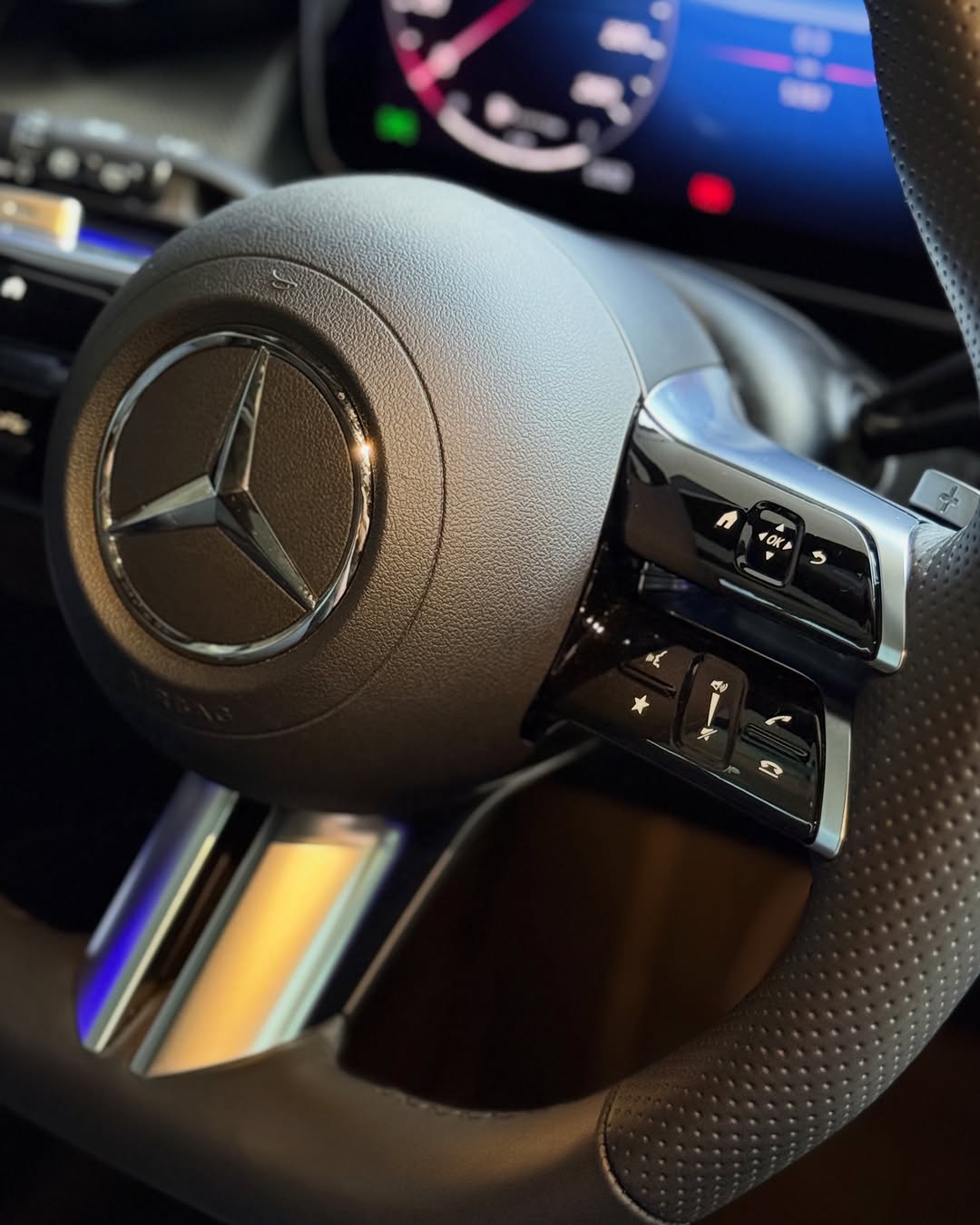 MERCEDES-BENZ GLC 300 AMG LINE - Imagem 11