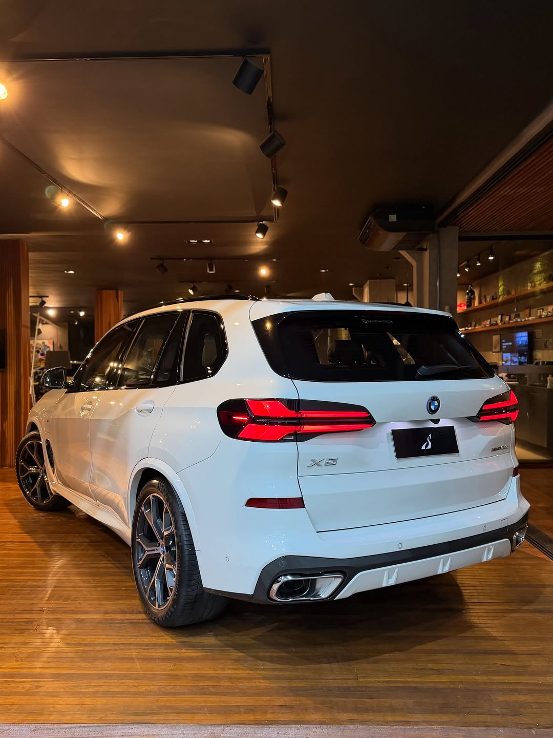 BMW X5 M SPORT TURBO HYBRID - Imagem 3