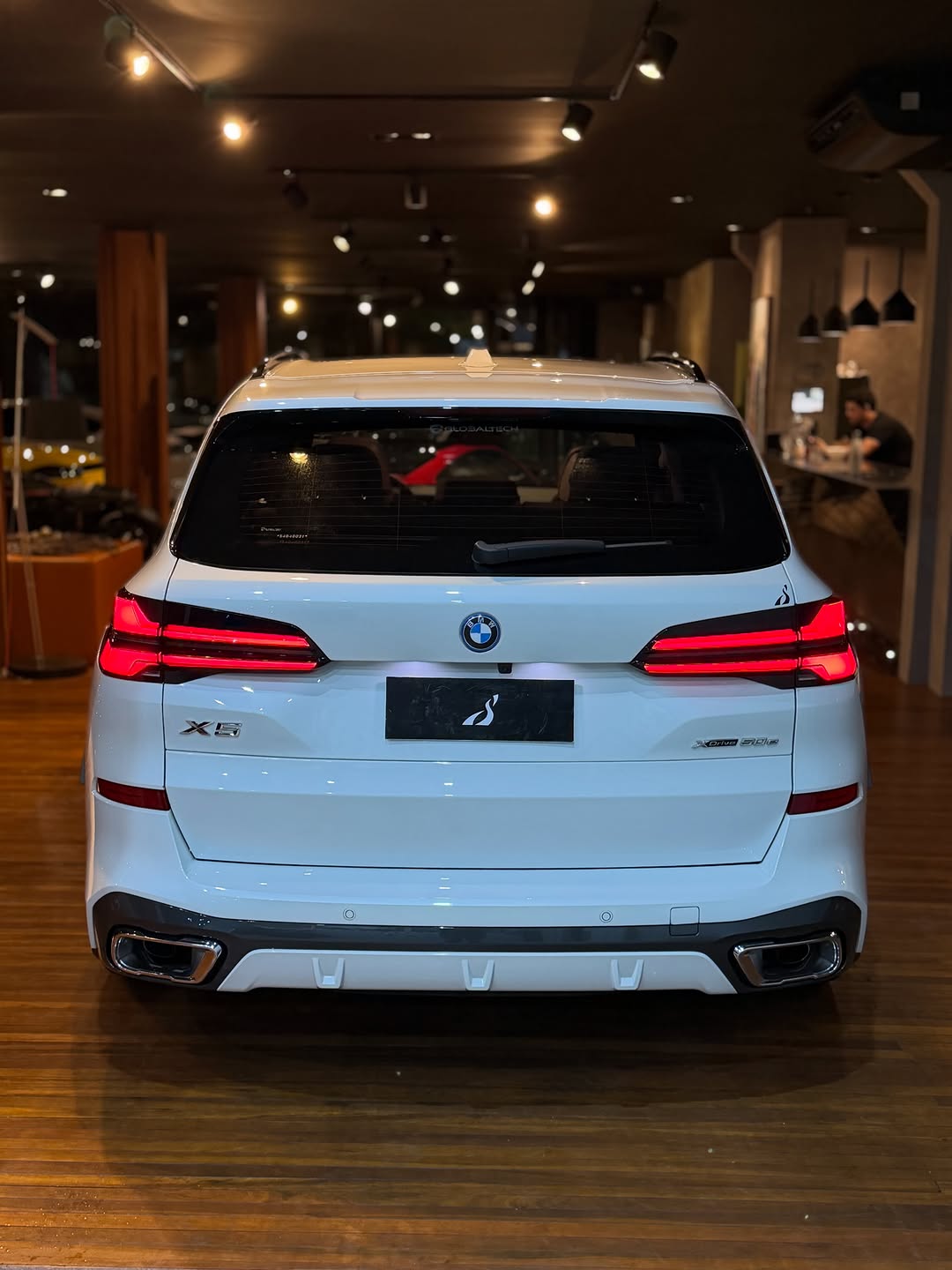 BMW X5 M SPORT TURBO HYBRID - Imagem 5