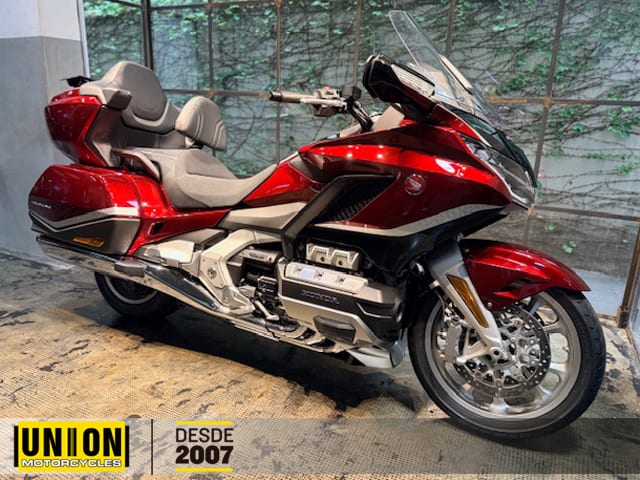 HONDA GL1800 GOLD WING TOUR