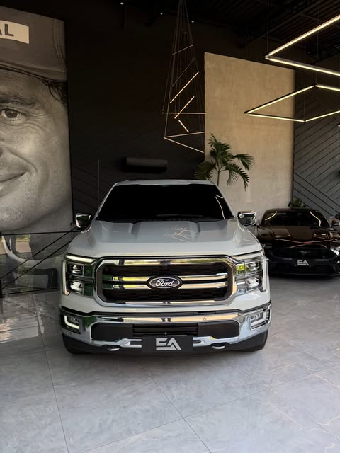 FORD F-150 LARIAT FX4 - Imagem 2