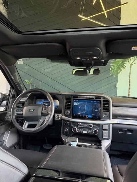 FORD F-150 LARIAT FX4 - Imagem 4