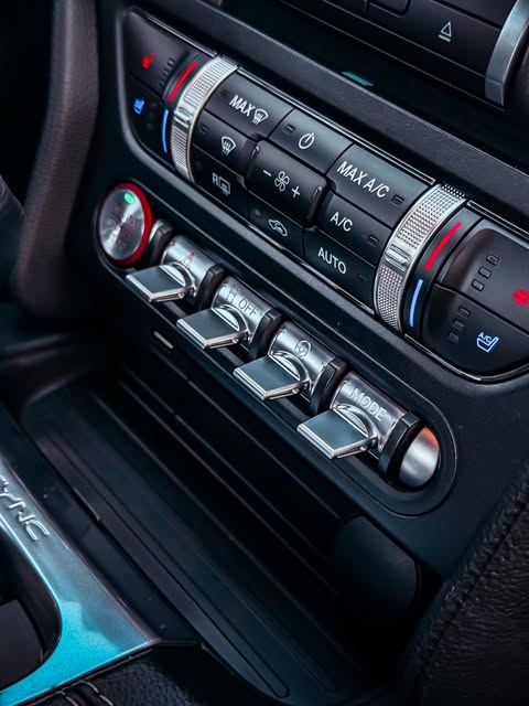 FORD MUSTANG MACH 1 - Imagem 12