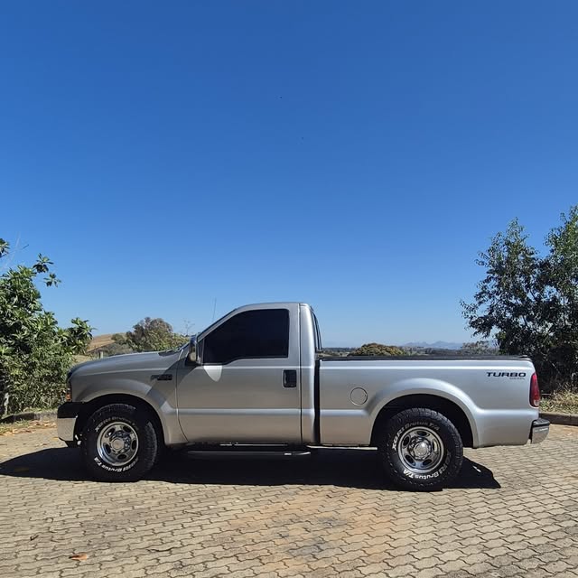 FORD F-250 XLT-L - Imagem 3
