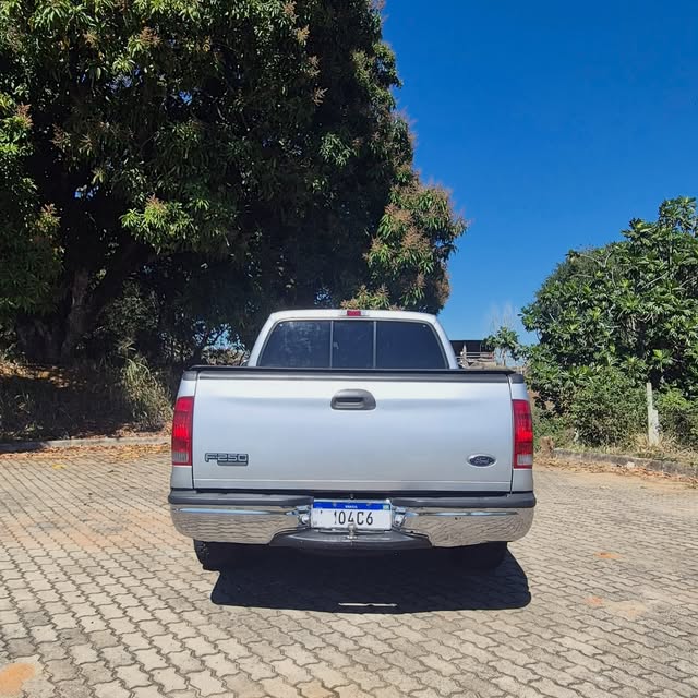 FORD F-250 XLT-L - Imagem 8