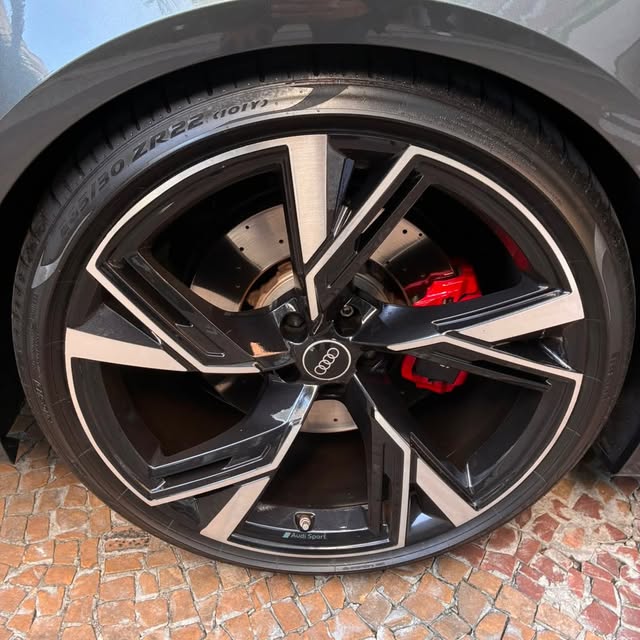 AUDI RS6 - Imagem 9