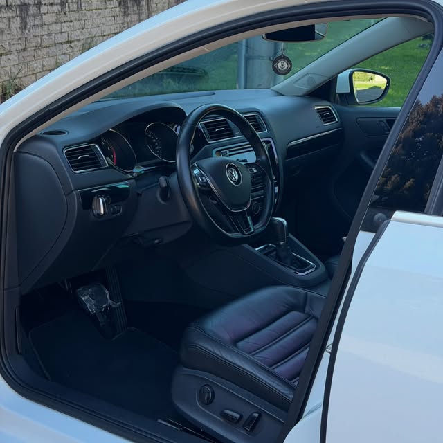 VOLKSWAGEN JETTA 2.0 TSI - Imagem 6