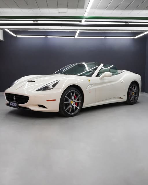 FERRARI CALIFORNIA - Imagem 4