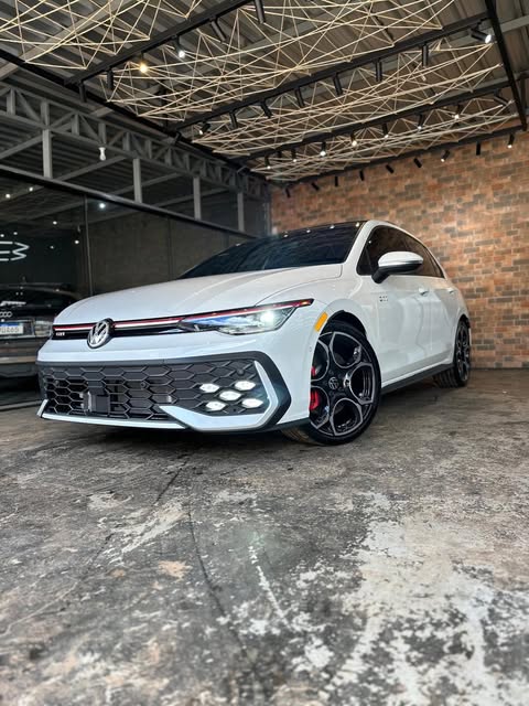VOLKSWAGEN GOLF GTI AUTOBAHN - Imagem 1