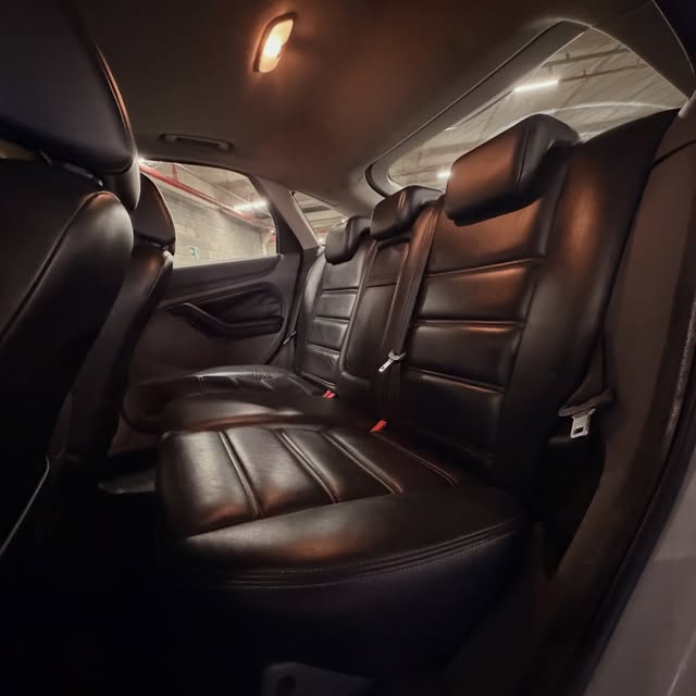FORD FOCUS TITANIUM - Imagem 7