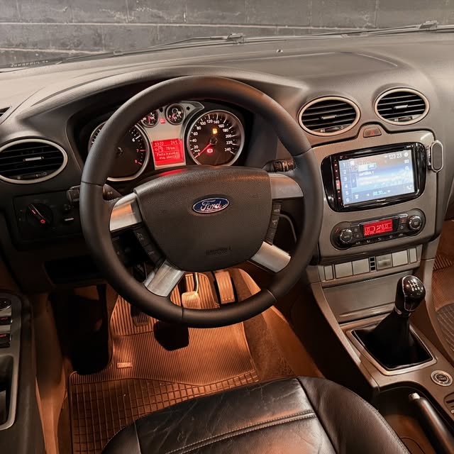 FORD FOCUS TITANIUM - Imagem 8