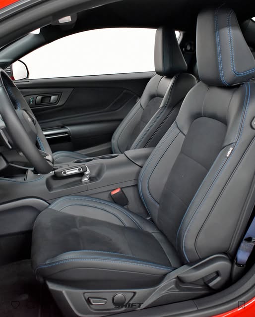 FORD MUSTANG DARK HORSE - Imagem 6